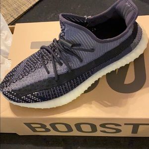 Yeezy Boost 350 V2 Carbon “Asriel” Size 13